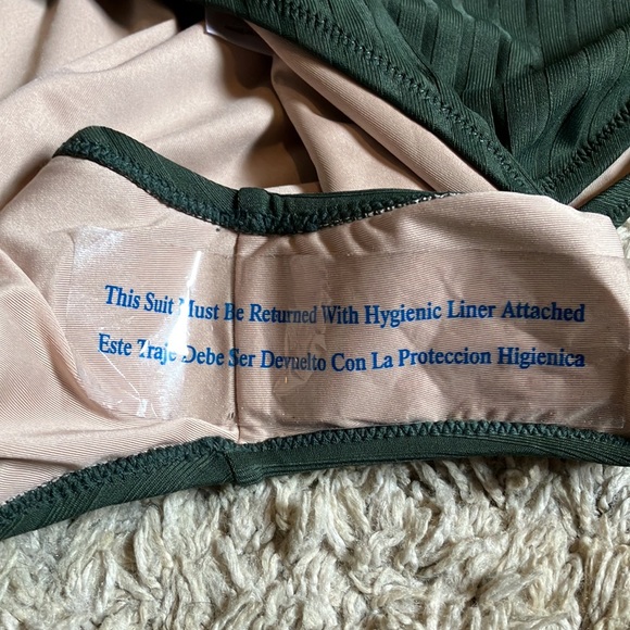 NWT Shade & Shore Women’s Swim Suit - Picture 5 of 6